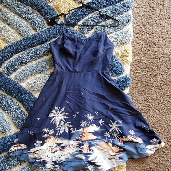 Old Navy dress - Picture 6 of 8